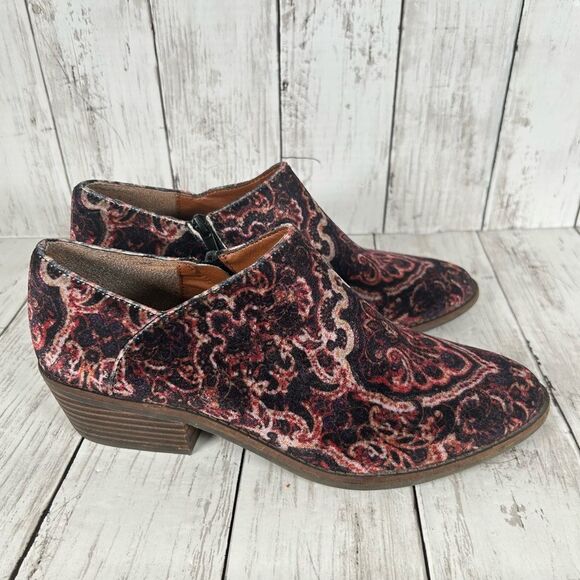 Lucky Brand Ferryn Red Navy Velvet Paisley Chelsea Bohemian Booties 9.5 CLEAN - Picture 1 of 9